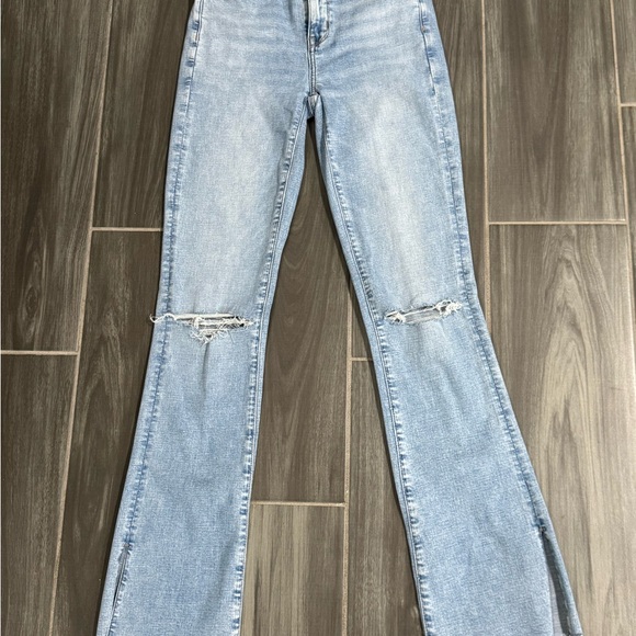 American Eagle Outfitters Denim - Light Blue Distressed Women Jeans